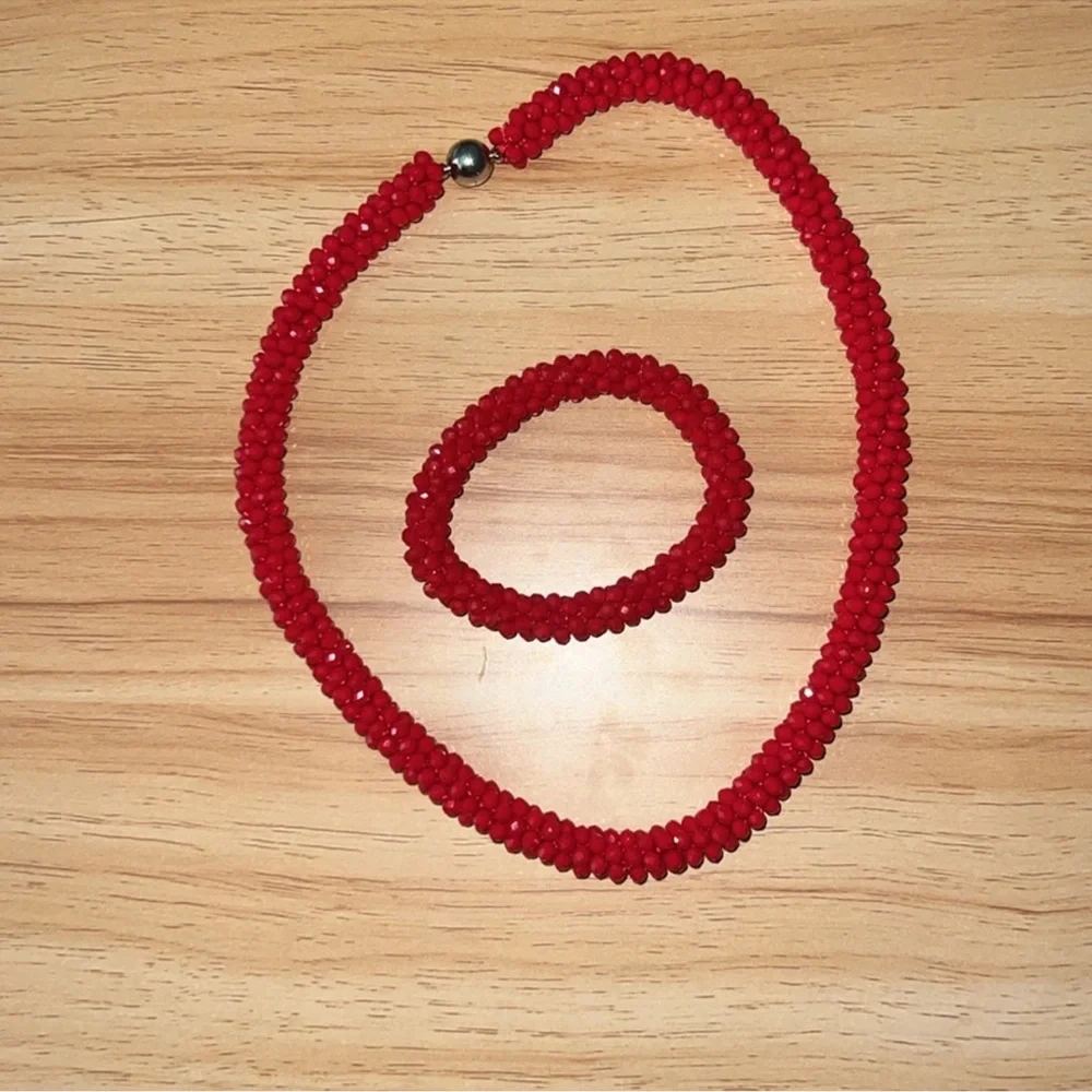 Elegant Red Beaded Necklace and Bracelet Set